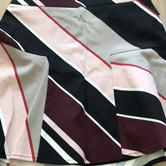 Club Monaco Skirt - Picture 2 of 4